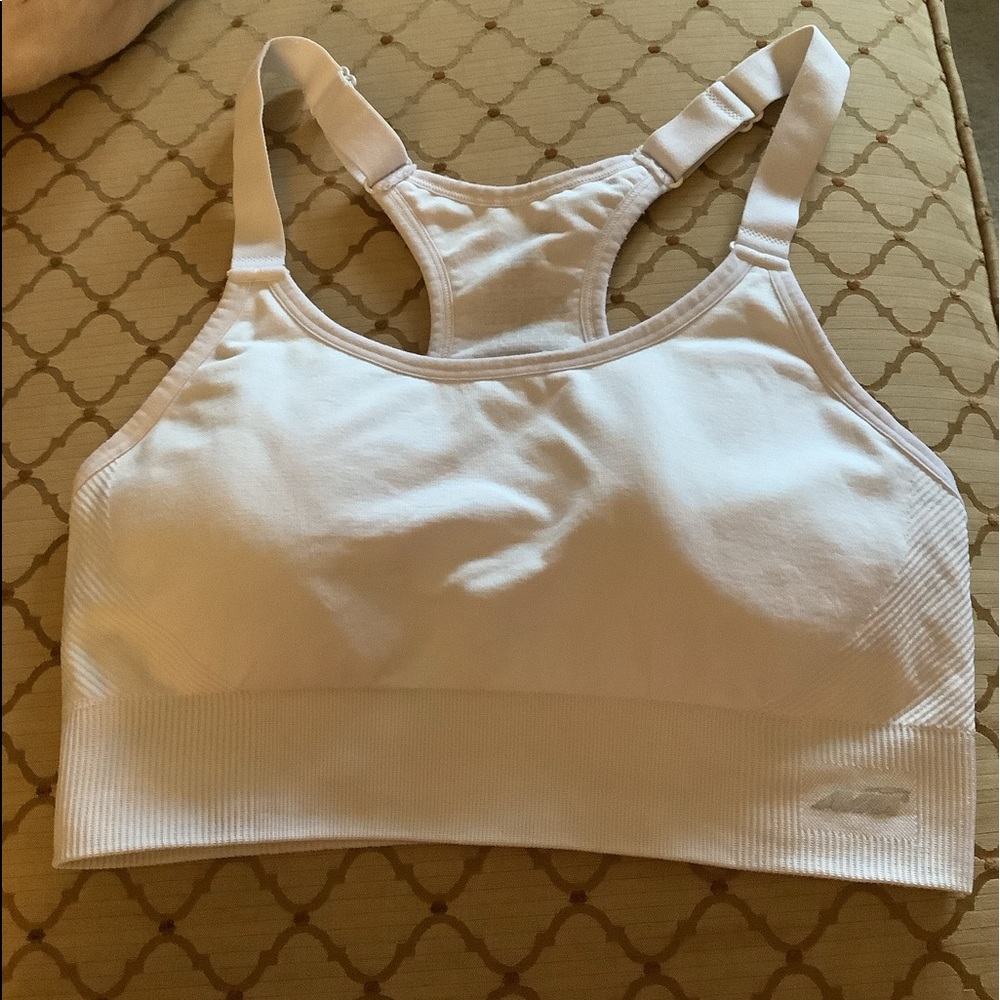 AVIA sports bra white size  L stretchy good shape